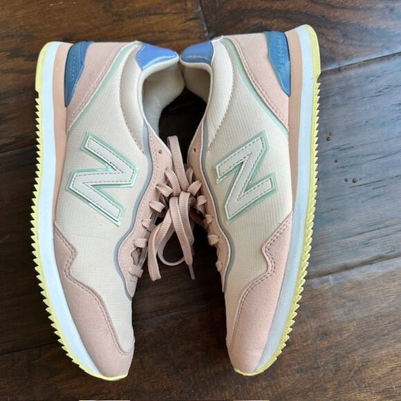 New Balance Sola Sleek Womens Shoe Size: 8 Pink/Blue/Beige - Picture 4 of 9